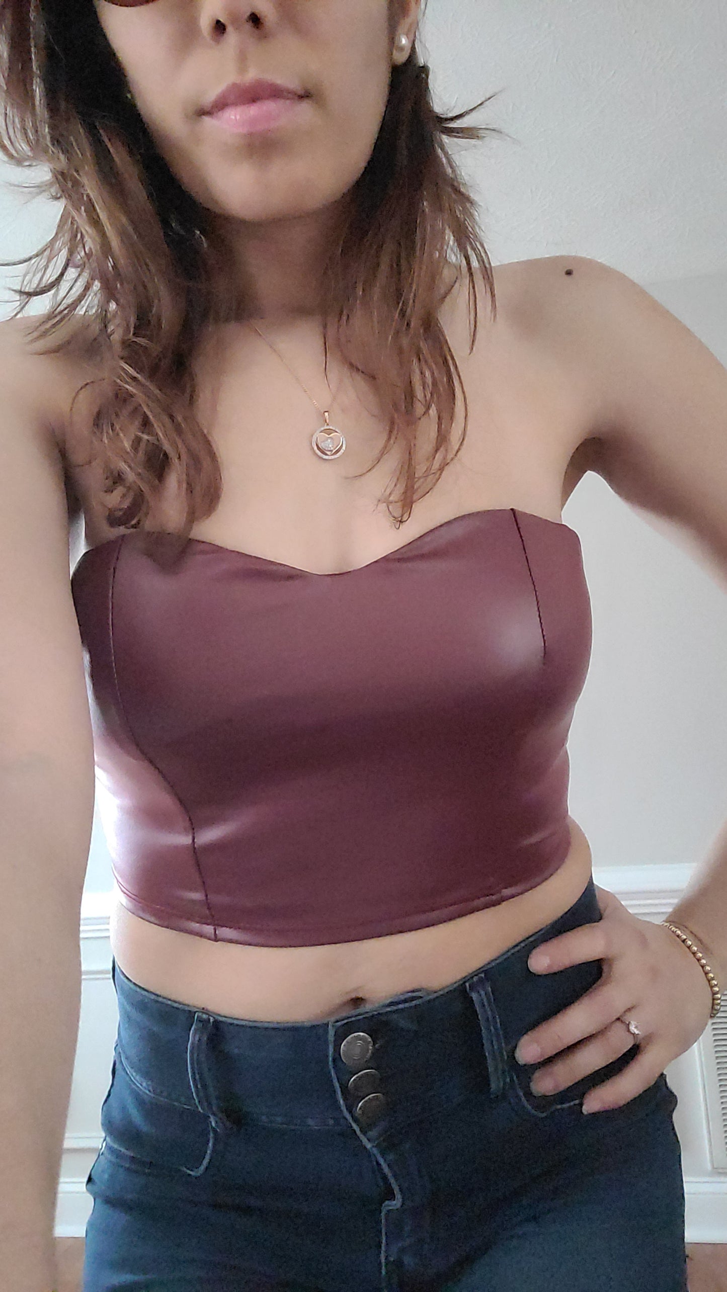 SLEEVELESS PU PLEATHER TUBE CROP TOP