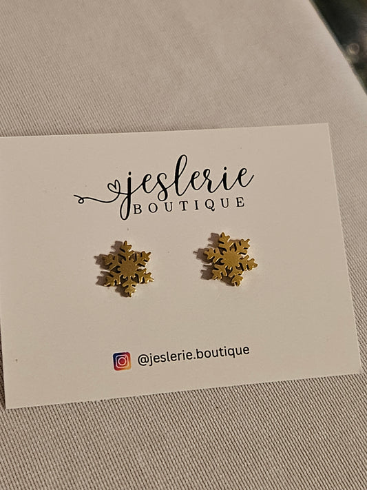 Snowflakes studs