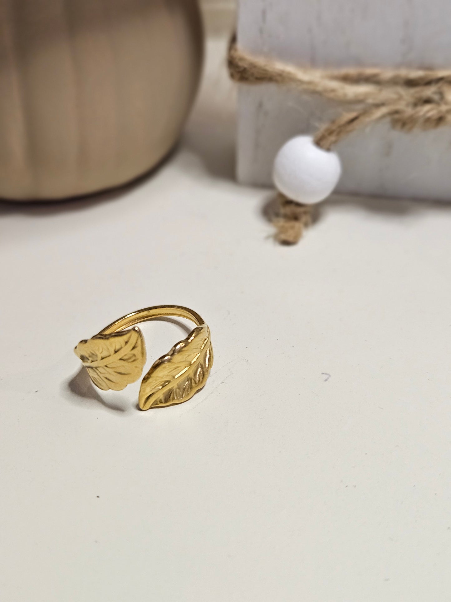 Leaves ring