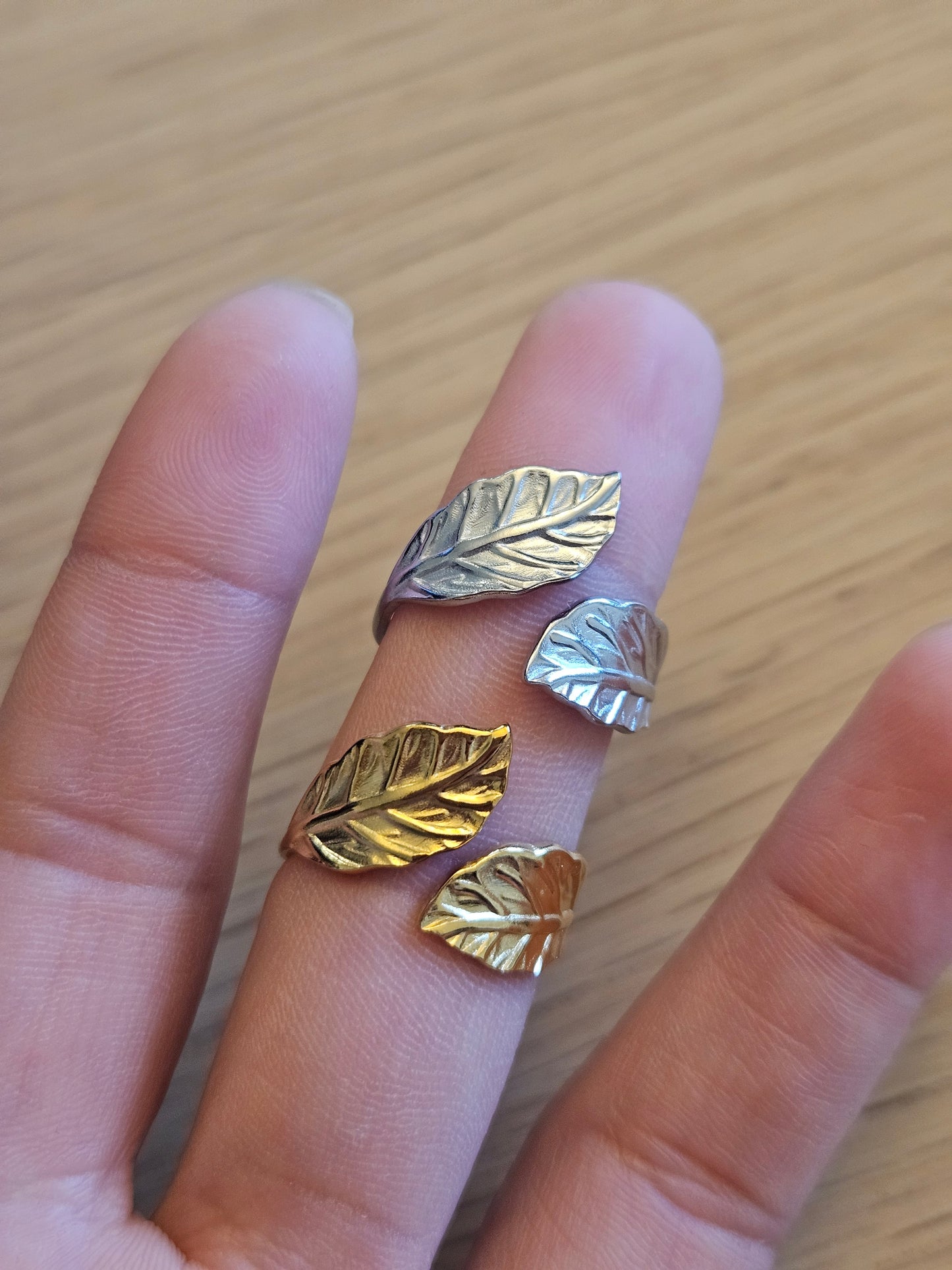 Leaves ring